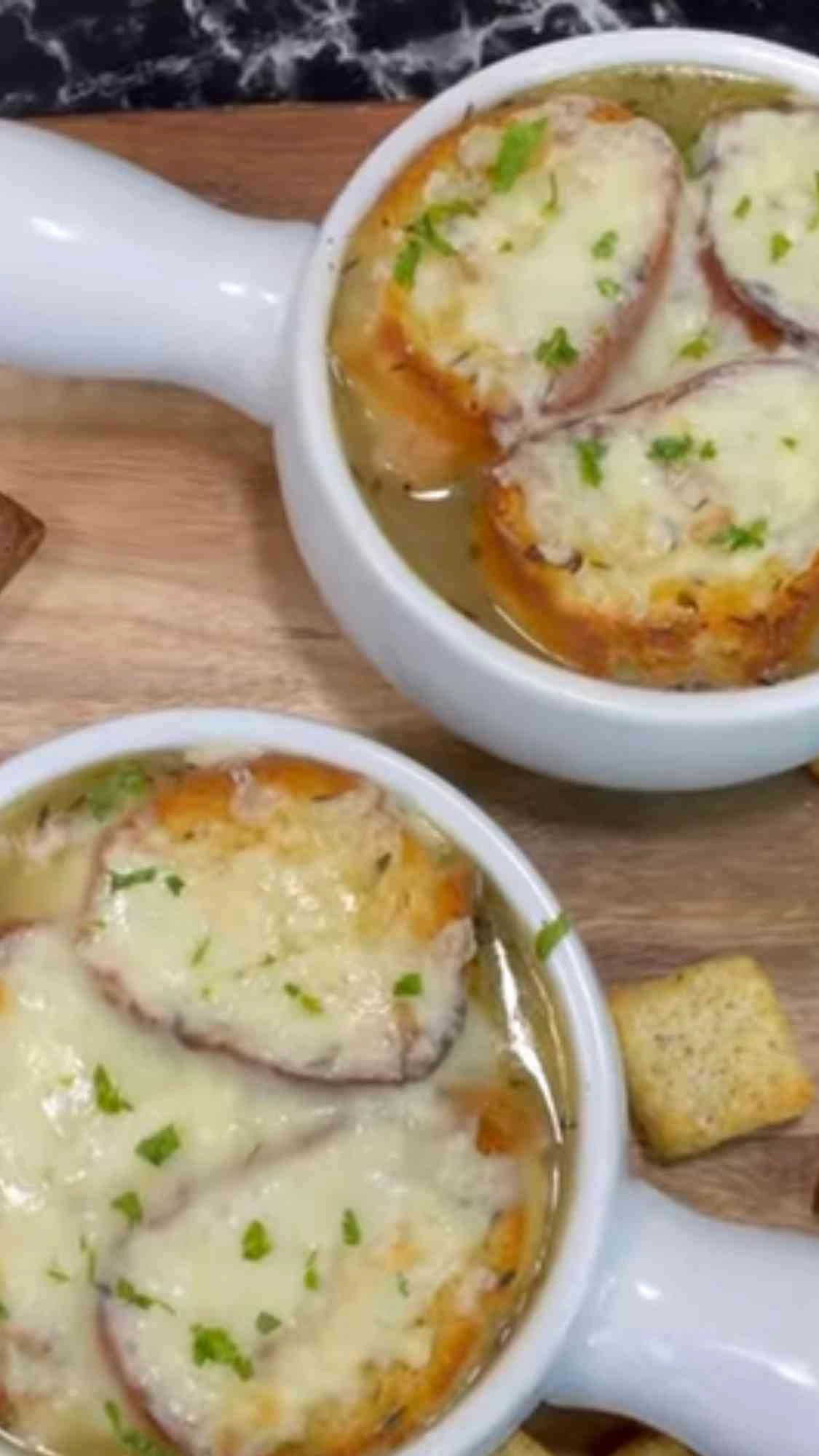 soupe à l'oignon traditionnelle
